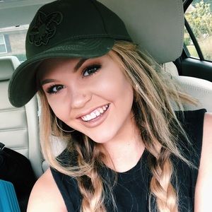 Meet your Posher, Natalie